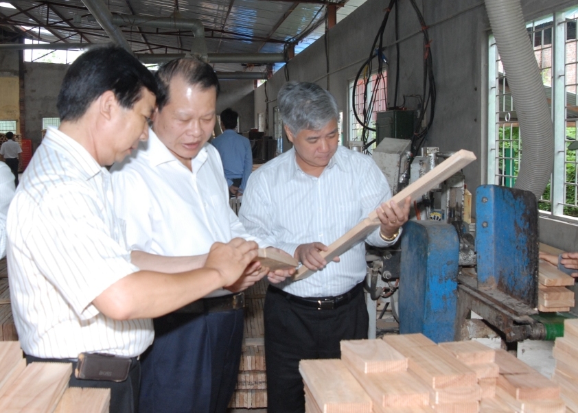 ກໍ່ສ້າງຊົນນະບົດໃໝ່ຢູ່ ແຂວງອຽນບ໋າຍ